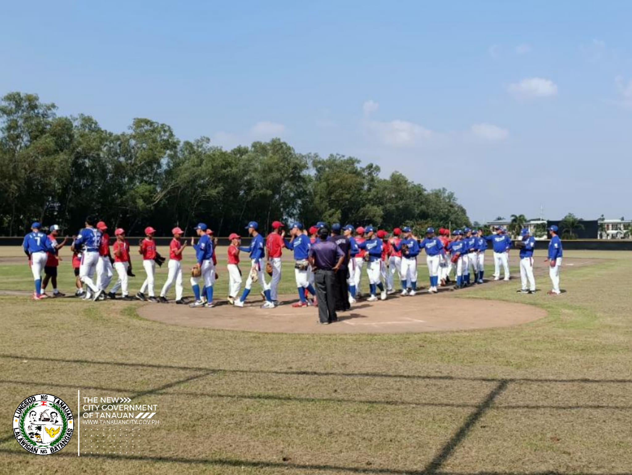 TINGNAN | Patuloy na nagaganap pa rin ngayong hapon ang friendly game ng Tanauan City Basebell Team at ng Korea Baseball Team
