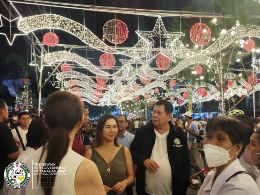 𝐋𝐎𝐎𝐊  | 𝐃𝐫𝐲 𝐫𝐮𝐧 𝐧𝐠 𝐂𝐡𝐫𝐢𝐬𝐭𝐦𝐚𝐬 𝐋𝐢𝐠𝐡𝐭𝐢𝐧𝐠 𝐬𝐚 𝐋𝐮𝐧𝐠𝐬𝐨𝐝 𝐧𝐠 𝐓𝐚𝐧𝐚𝐮𝐚𝐧