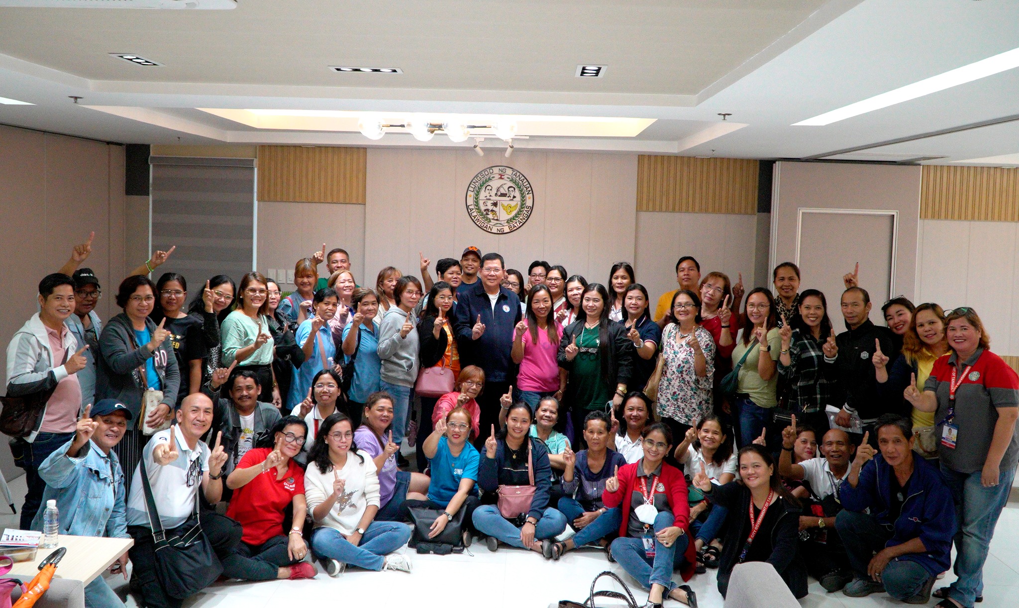 Kabuhayan at oportunidad sa ibang bansa, prayoridad na programa ni Mayor Sonny Perez Collantes