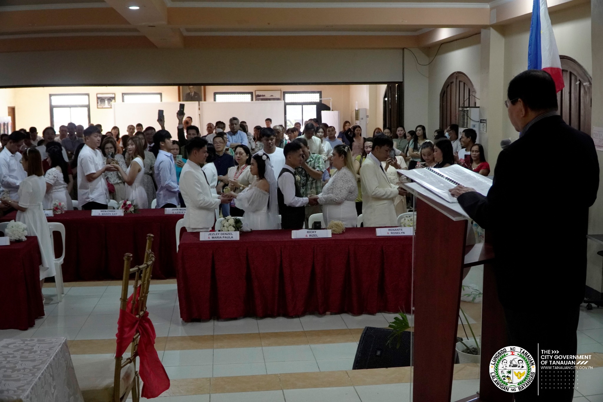 Ang pag-iisang dibdib ng siyam (9) na pares sa Lungsod ng Tanauan
