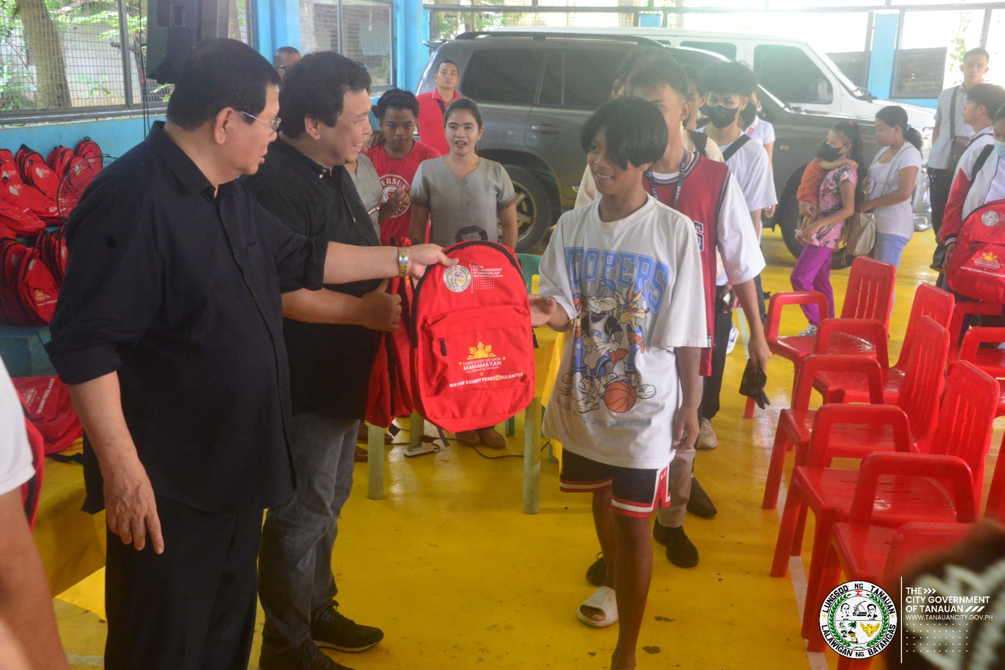 School Bags at School Supplies para sa ALS students