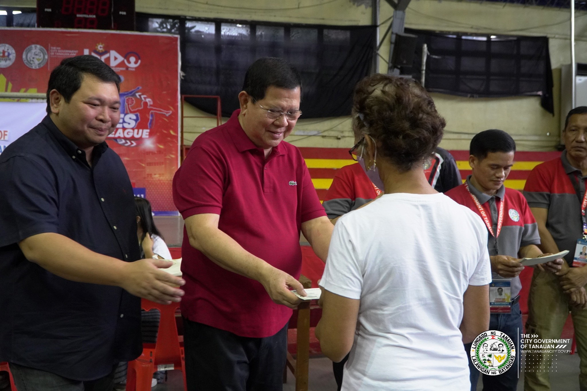 Local AICS para sa mga Tanaueño, ipinamahagi ni Mayor Sonny Perez Collantes!