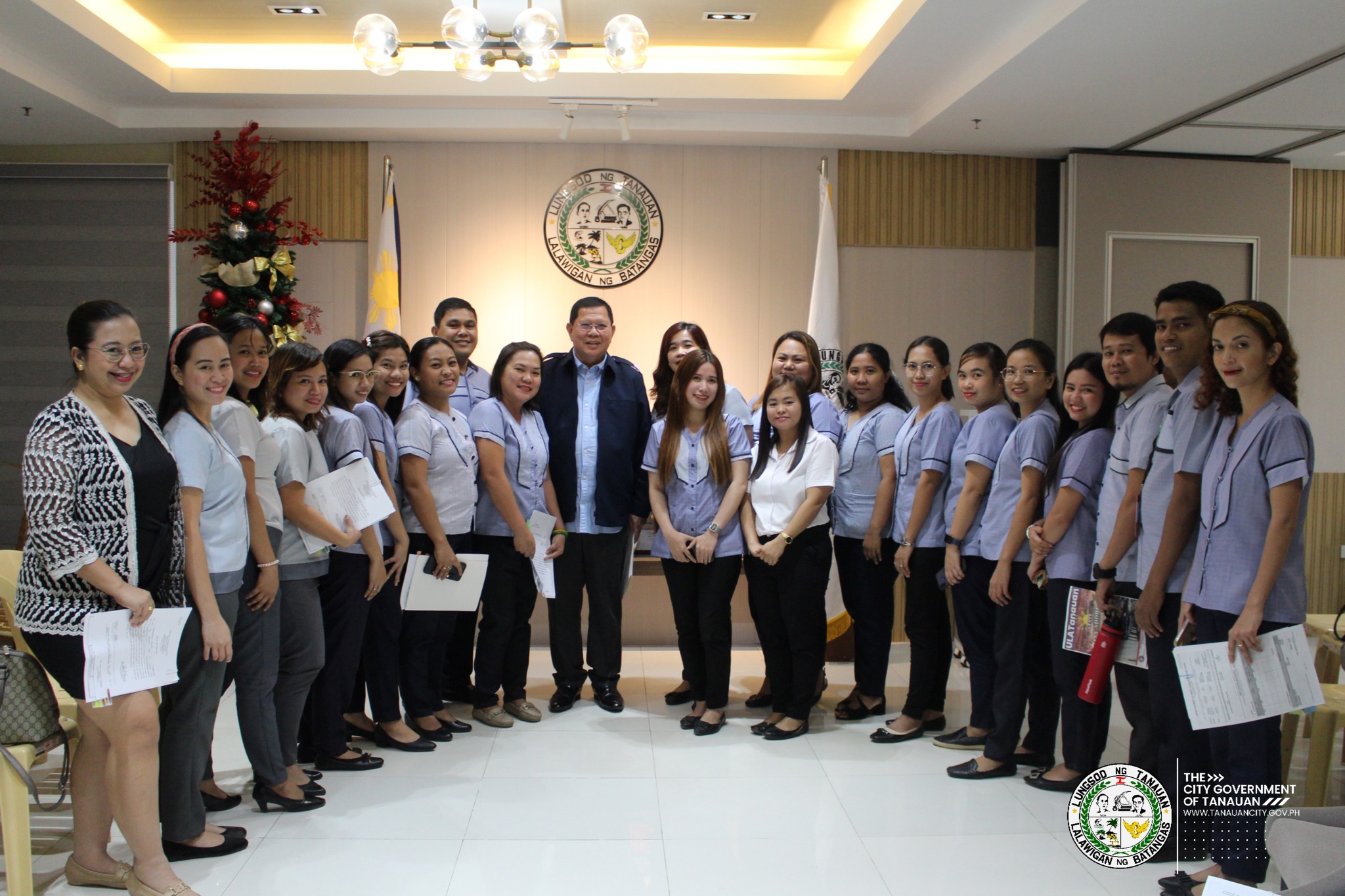 Oathtaking para sa karagdagang Learning Support Aides at mga Promoted na mga Guro
