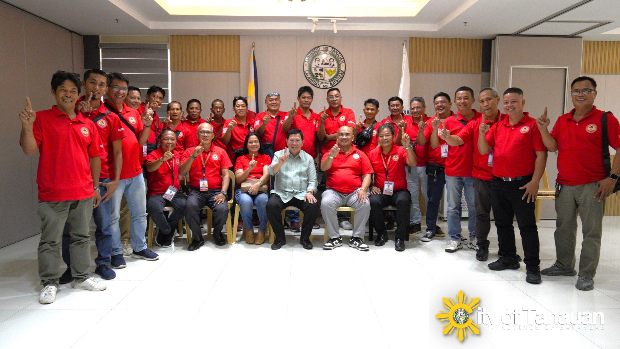 mayor sonny collantes, mayor sonny perez collantes, tanauan city mayor, mayor of tanauan city batangas
