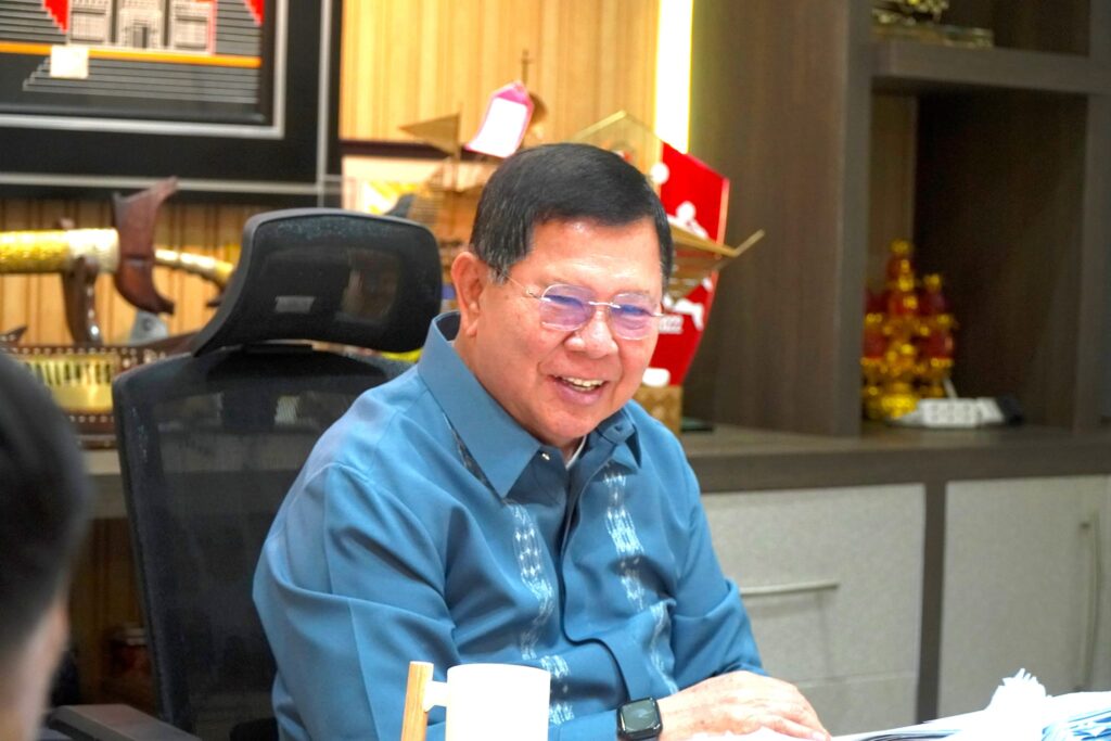 mayor sonny collantes, mayor sonny perez collantes, tanauan city mayor, mayor of tanauan city batangas