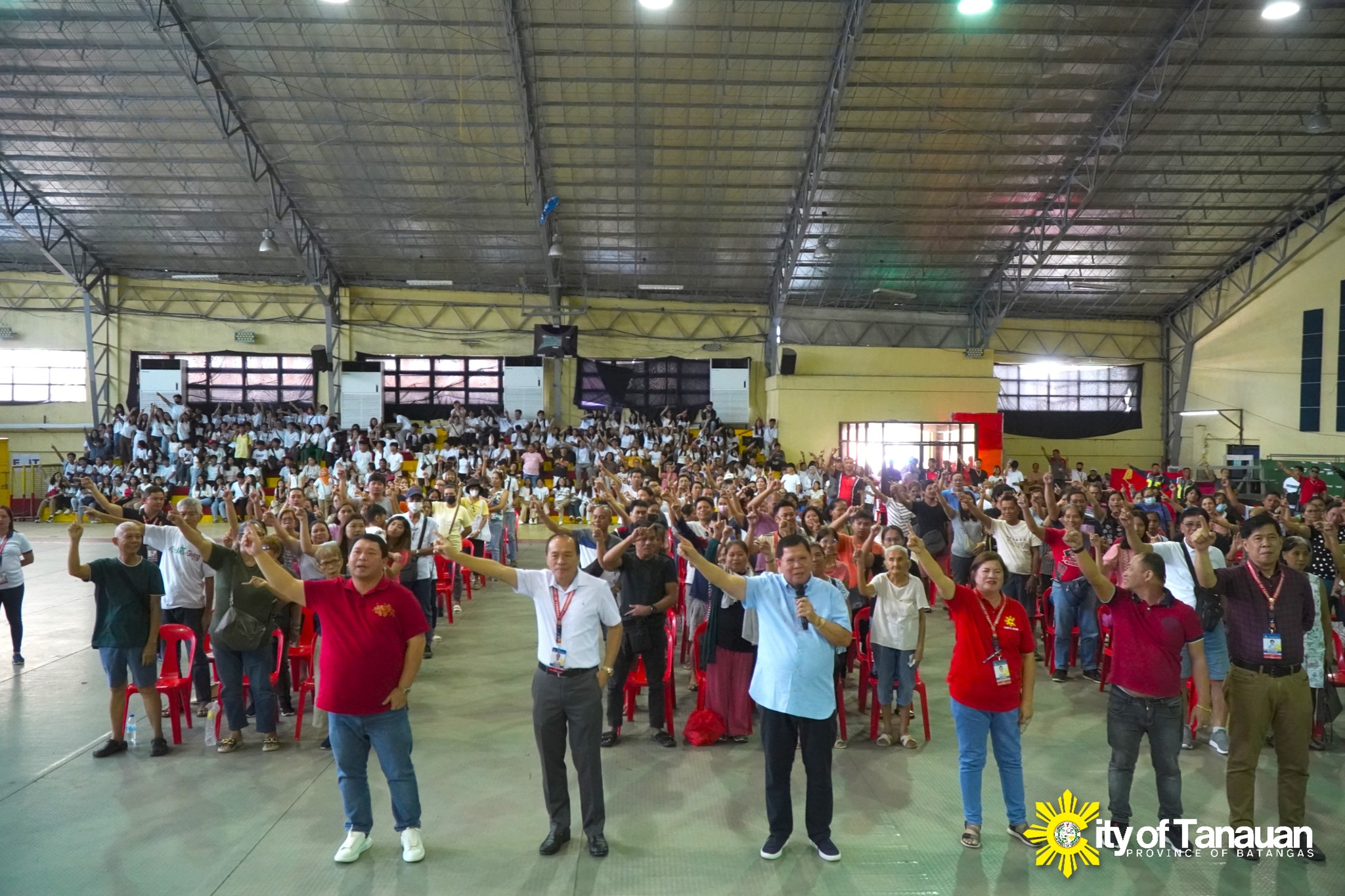 Pagpapamahagi ni Mayor Sonny Perez Collantes ng Local AICS