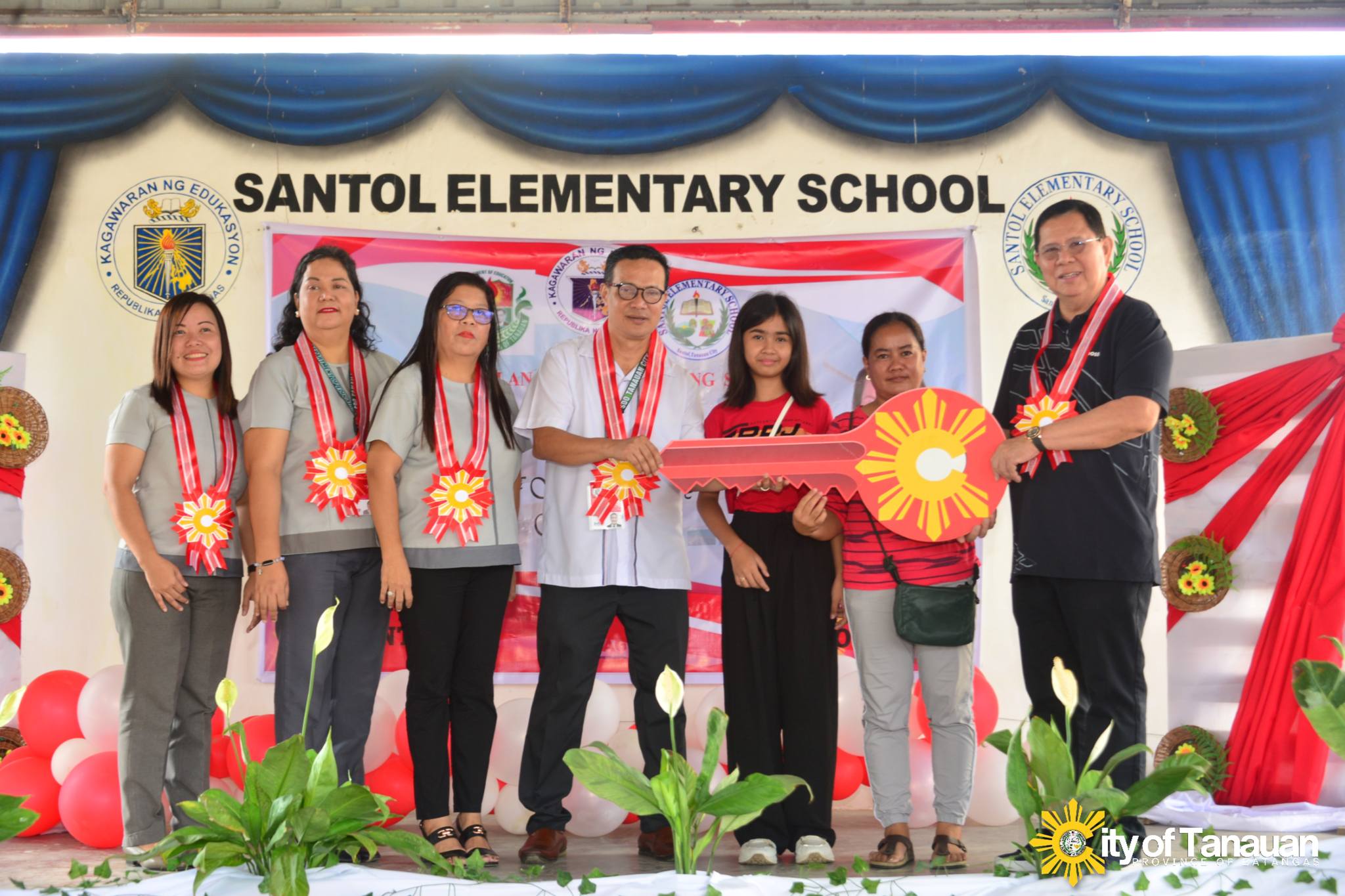 Mayor Sonny Collantes nag-abot ng Bagong School Building!