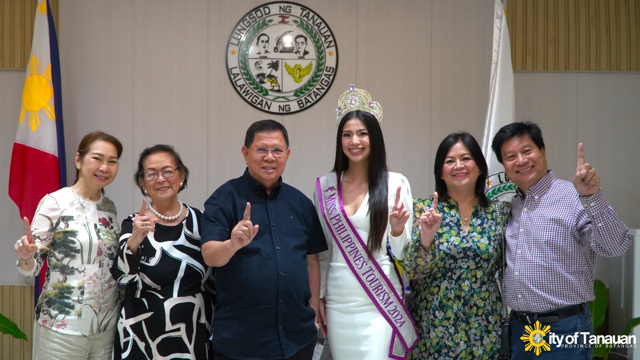 Tanaueña Pride na si Miss World PH Tourism Ms. Patricia Tapia, binigyang-pagkilala ni Mayor Sonny Perez Collantes