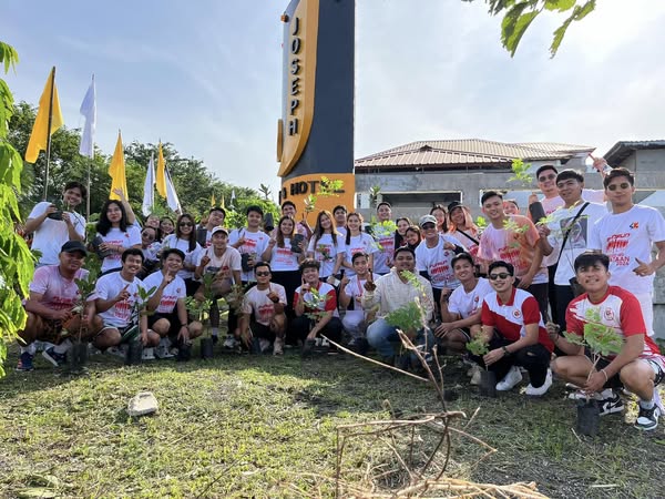 Halina’t magtanim para sa maunlad at luntiang kinabukasan! 🌿🌳