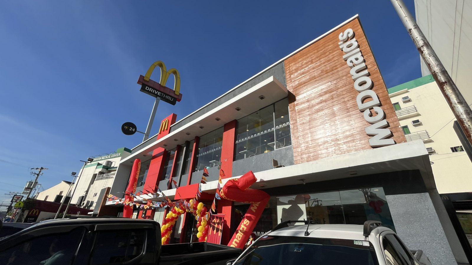 Newly-renovated McDonald’s Tanauan Crossing!